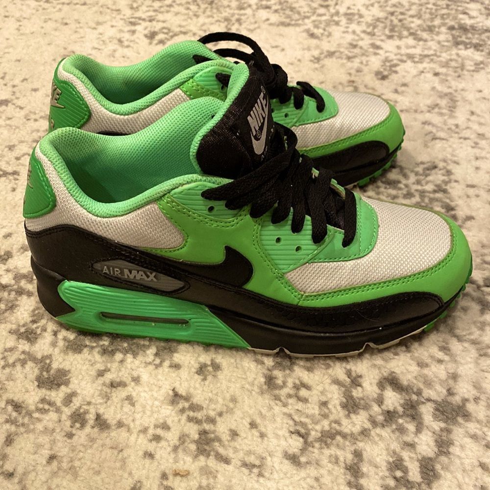 Nike Air Max 90 Premium‎ "Year Of The Snake" Poison Green 307793-300 women 7.5
